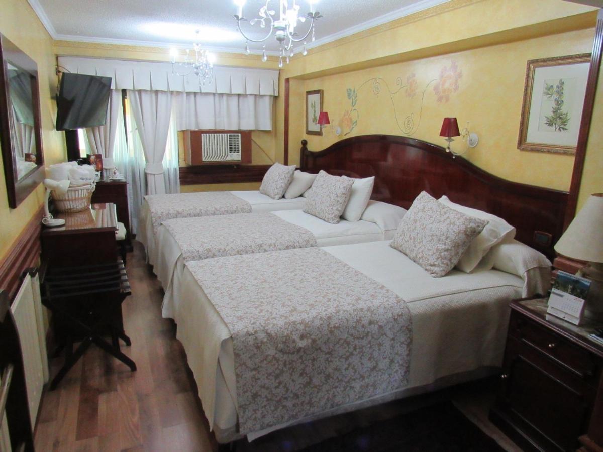 Ciudad De Vitoria Hotel Santiago